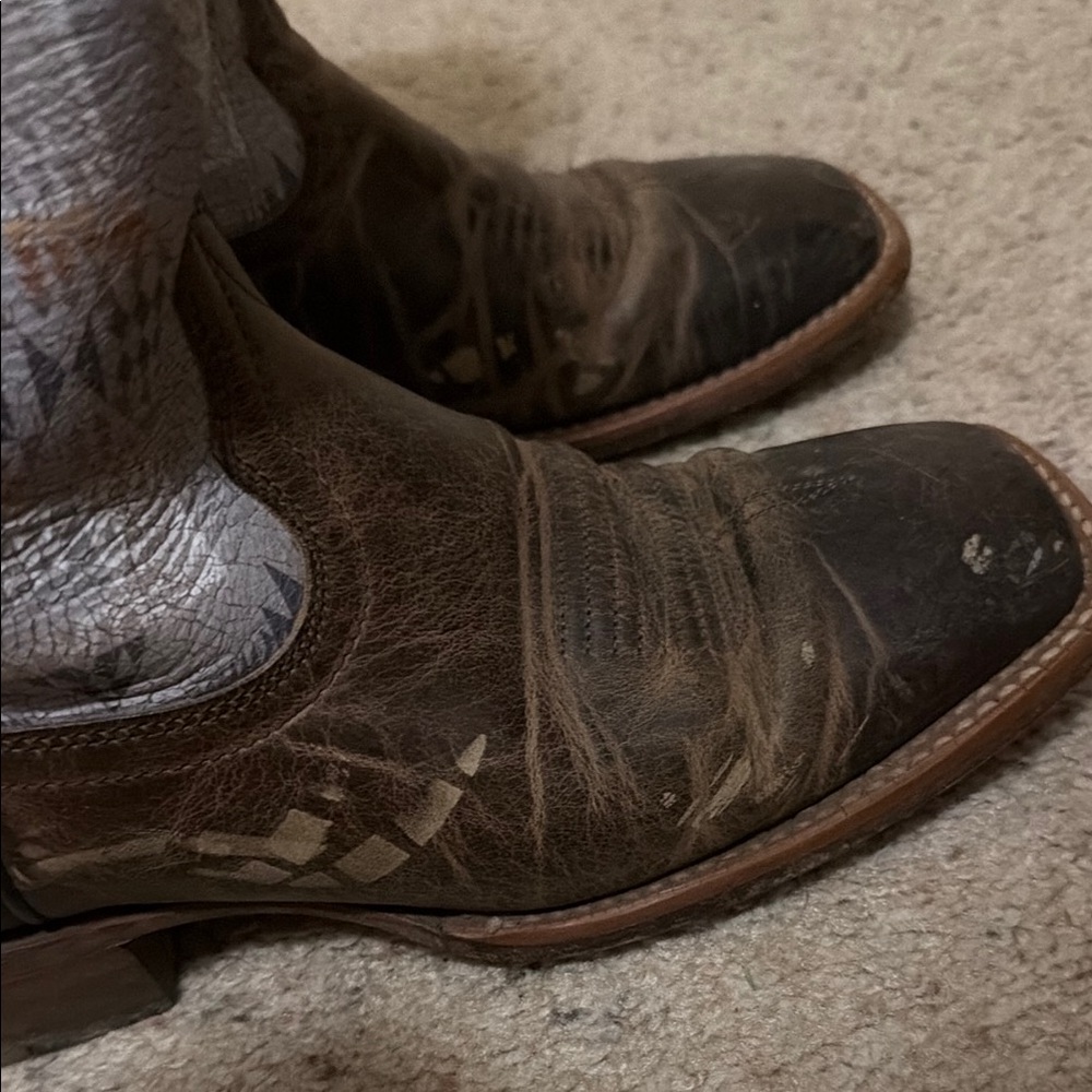 Ariat Brown and Gray Western Boots - Picture 6 of 8
